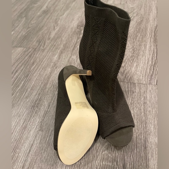 NWT - 💚🤎 JUST IN 💚🤎Ankle Knit Booties size 8 - Picture 6 of 8
